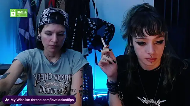 Snapshot of lovelockedlips chatting on 05.21.26 lovelockedlips online show from 05.21.26