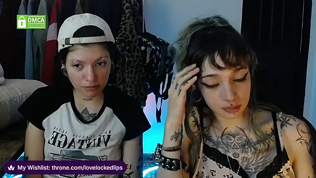 Snapshot of lovelockedlips chatting on 05.27.26 lovelockedlips online show from 05.27.26