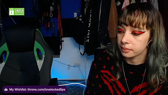 Snapshot of lovelockedlips chatting on 05.30.26 lovelockedlips online show from 05.30.26
