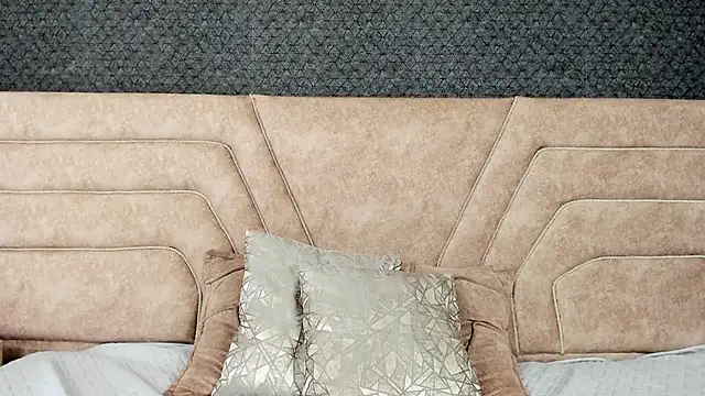 Snapshot of alice_foxred chatting on 03.17.25 alice foxred online show from 03.17.25