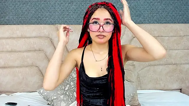 Snapshot of alice_foxred chatting on 03.22.25 alice foxred online show from 03.22.25