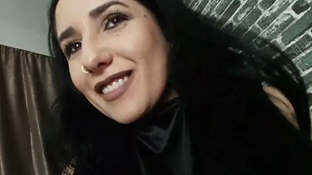 missdyaa online show from 10.08.25