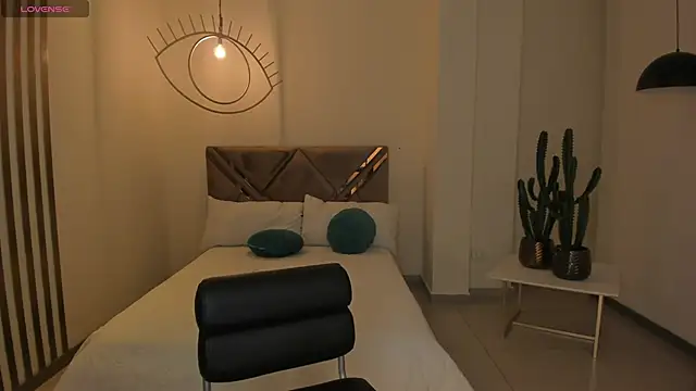 MaiaCollins online show from 10.19.25