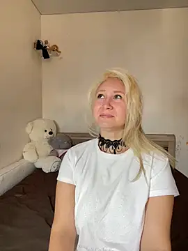 Nikusia online show from 10.05.25