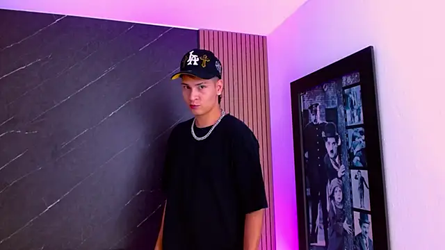 Jhojan twink online show from 04.17.26