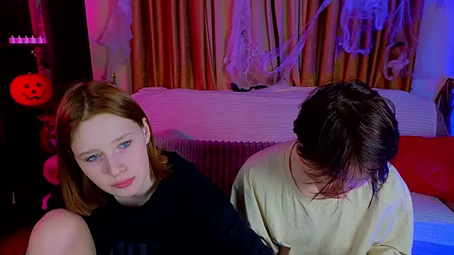 Snapshot of Tara_Lawson chatting on 10.29.25 Tara Lawson online show from 10.29.25