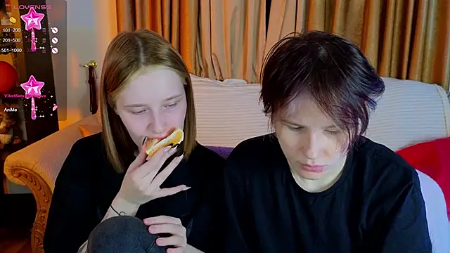 Snapshot of Tara_Lawson chatting on 11.14.25 Tara Lawson online show from 11.14.25