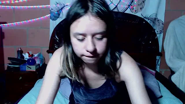 Snapshot of Sukychan_ chatting on 03.17.25 Sukychan online show from 03.17.25