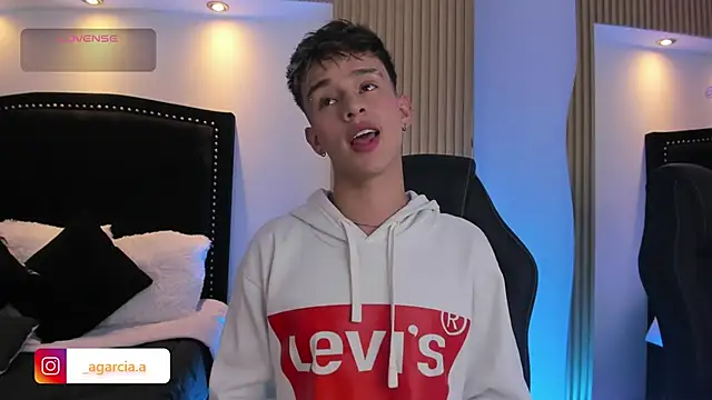 LiamWildx20 online show from 05.25.26