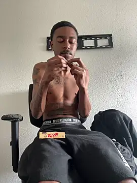 Snapshot of 9blk chatting on 03.04.26 9blk online show from 03.04.26