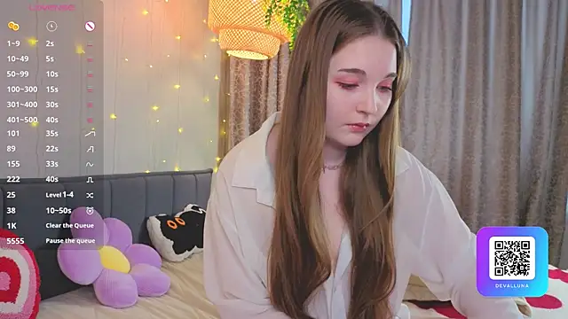 ConstanceHelms online show from 04.10.26