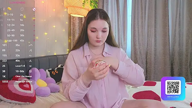 ConstanceHelms online show from 04.20.26