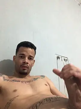 Snapshot of HenriquePhn chatting on 03.12.26 HenriquePhn online show from 03.12.26