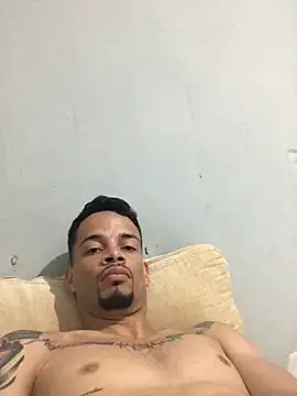 Snapshot of HenriquePhn chatting on 03.21.26 HenriquePhn online show from 03.21.26