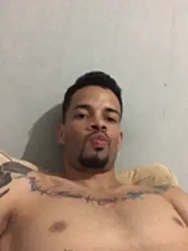 Snapshot of HenriquePhn chatting on 03.22.26 HenriquePhn online show from 03.22.26
