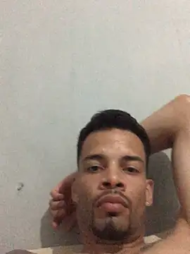 Snapshot of HenriquePhn chatting on 03.29.26 HenriquePhn online show from 03.29.26