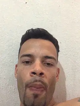 Snapshot of HenriquePhn chatting on 06.14.26 HenriquePhn online show from 06.14.26