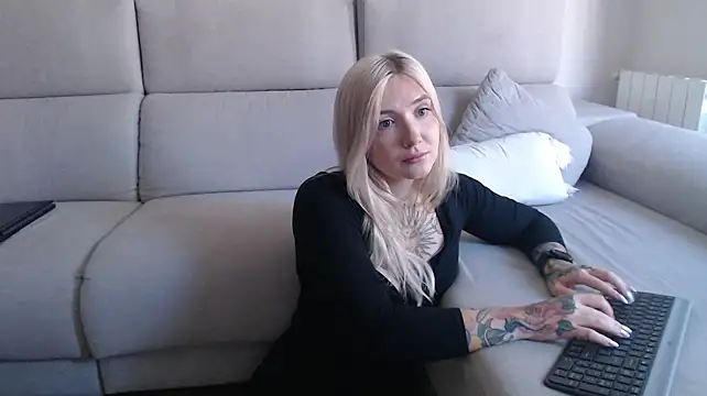 tattoobbgirl online show from 09.22.25