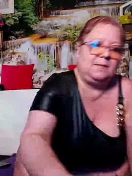 Snapshot of QueenPammy1 chatting on 10.15.25 QueenPammy1 online show from 10.15.25