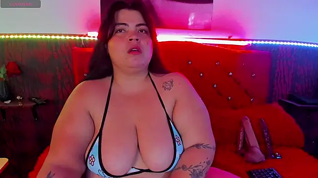 Snapshot of dirtyBBWplay chatting on 04.26.26 dirtyBBWplay online show from 04.26.26