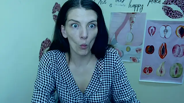 Snapshot of VanessaRey_ chatting on 03.21.25 VanessaRey  online show from 03.21.25