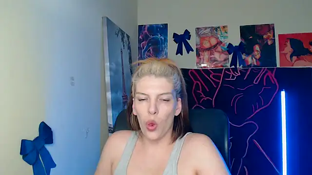 VanessaRey  online show from 04.15.26