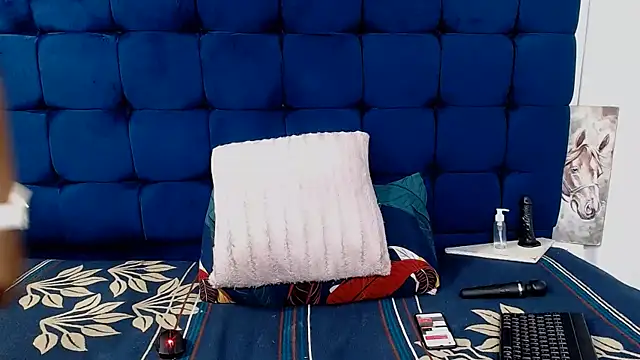 AriesCake online show from 03.18.26