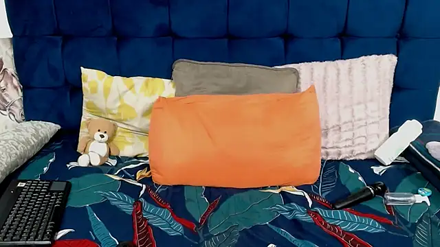 AriesCake online show from 04.12.26