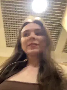 MilaBee online show from 10.08.25