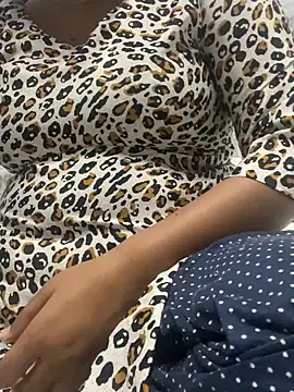 Snapshot of Roshni_cam55 chatting on 03.17.25 Roshni cam55 online show from 03.17.25