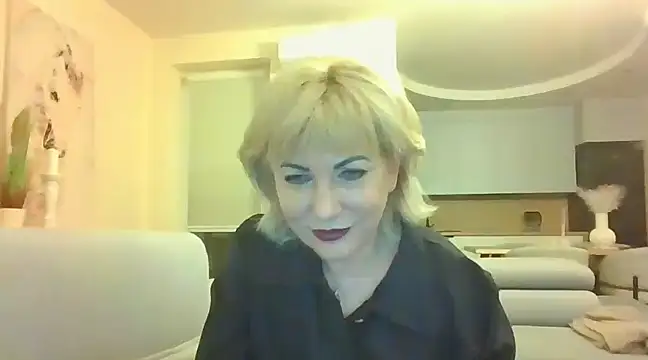 Snapshot of GabrielleTrue chatting on 03.21.25 GabrielleTrue online show from 03.21.25