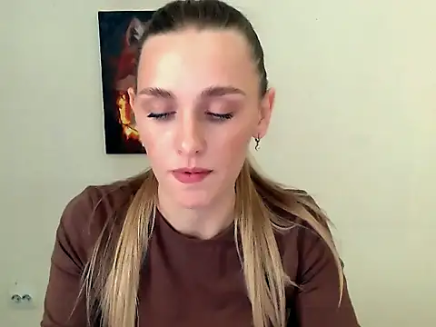 Doll Angelina online show from 10.04.25