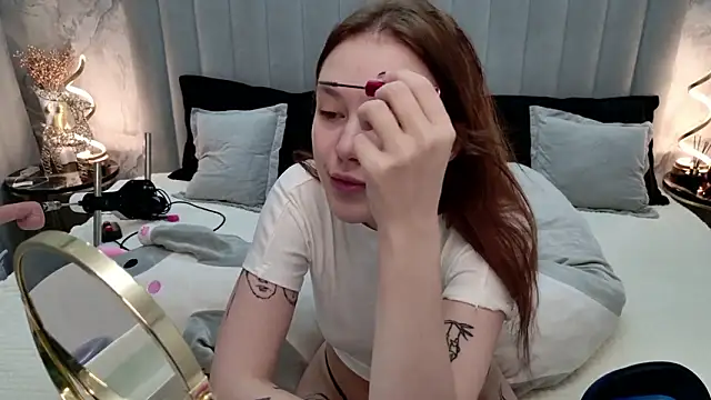 Snapshot of CarolineTenders chatting on 02.12.26 CarolineTenders online show from 02.12.26