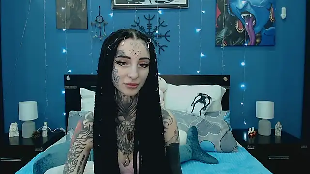Snapshot of Velvetbat chatting on 04.26.26 Velvetbat online show from 04.26.26