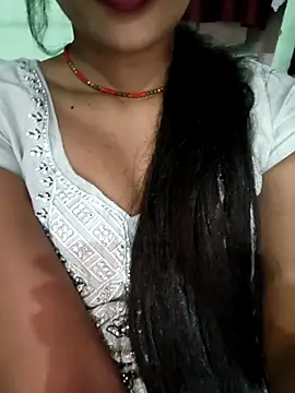 Snapshot of Eshwari_Chopra chatting on 04.24.26 Eshwari Chopra online show from 04.24.26