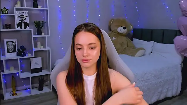 MelanieAlves online show from 04.14.26