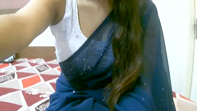 Snapshot of ragini_m_m_s chatting on 10.28.25 ragini m m s online show from 10.28.25