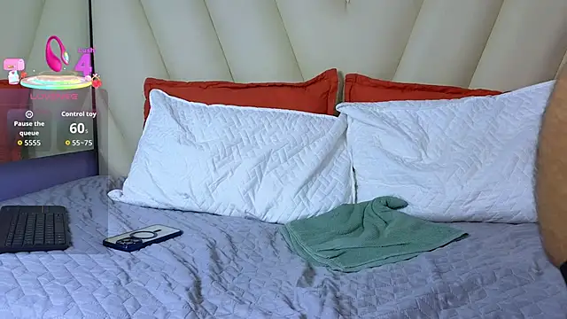 Hotboy21  online show from 10.31.25