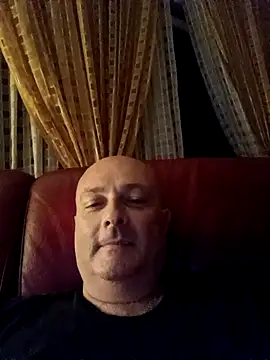 Alexis Bull online show from 09.29.25