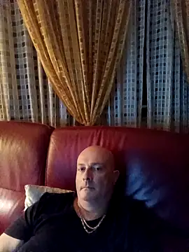 Alexis Bull online show from 10.26.25