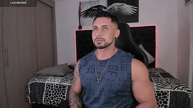 Snapshot of santi_aesthetic chatting on 06.21.26 santi aesthetic online show from 06.21.26
