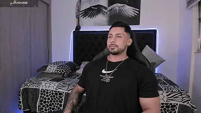 Snapshot of santi_aesthetic chatting on 07.30.26 santi aesthetic online show from 07.30.26