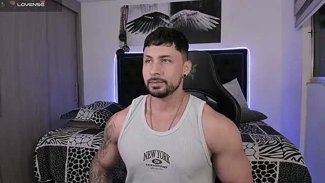Snapshot of santi_aesthetic chatting on 08.06.26 santi aesthetic online show from 08.06.26
