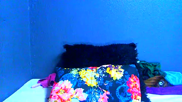 SMALLBOOBSXX online show from 06.03.26