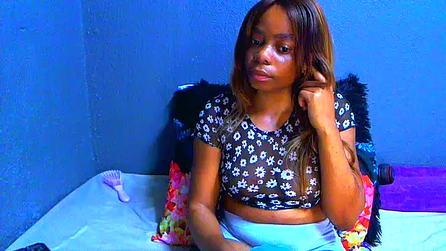 SMALLBOOBSXX online show from 06.12.26