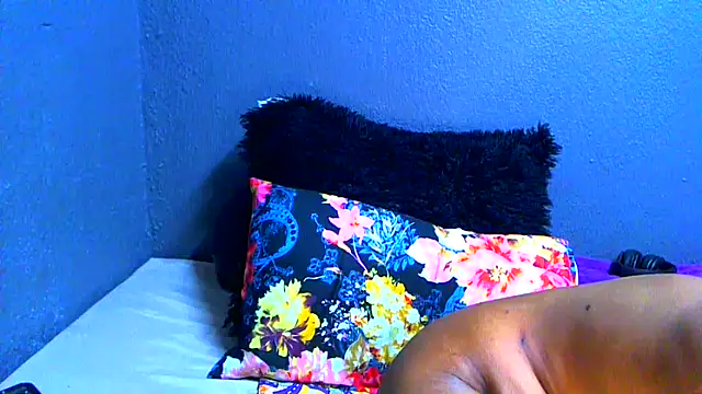 SMALLBOOBSXX online show from 06.19.26