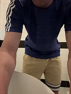 Snapshot of tipetto06 chatting on 09.11.25 tipetto06 online show from 09.11.25