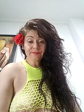 Snapshot of lunadicty chatting on 02.21.25 lunadicty online show from 02.21.25