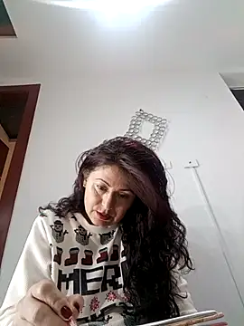 lunadicty online show from 12.18.25