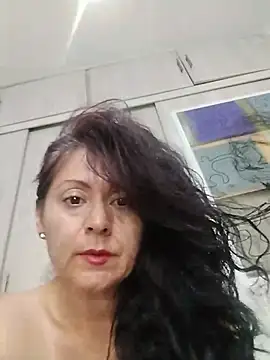 Snapshot of lunadicty chatting on 05.15.26 lunadicty online show from 05.15.26
